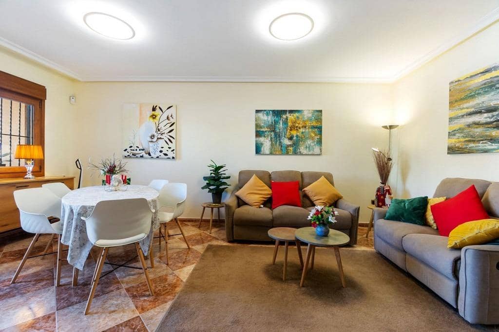 3 makuuhuone Rivitalo myytävänä paikassa Torrevieja mukana 
autotalli - 279 000 € (Ref: 9568522)