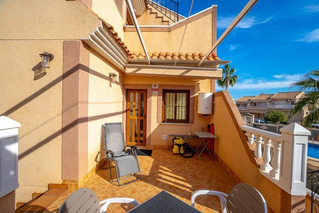 3 makuuhuone Rivitalo myytävänä paikassa Torrevieja mukana 
autotalli - 279 000 € (Ref: 9568522)