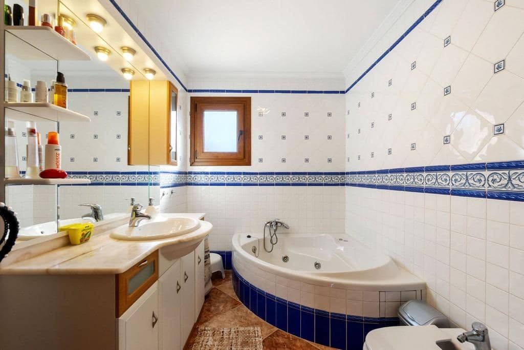 3 makuuhuone Rivitalo myytävänä paikassa Torrevieja mukana 
autotalli - 279 000 € (Ref: 9568522)