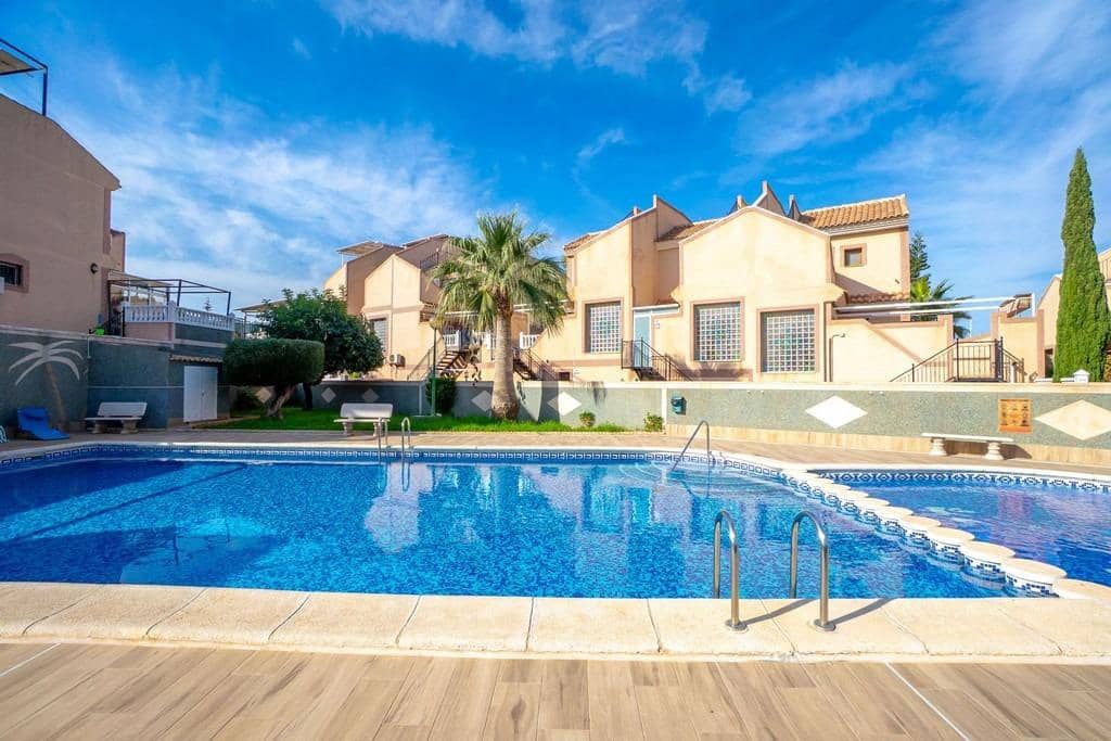 3 makuuhuone Rivitalo myytävänä paikassa Torrevieja mukana 
autotalli - 279 000 € (Ref: 9568522)