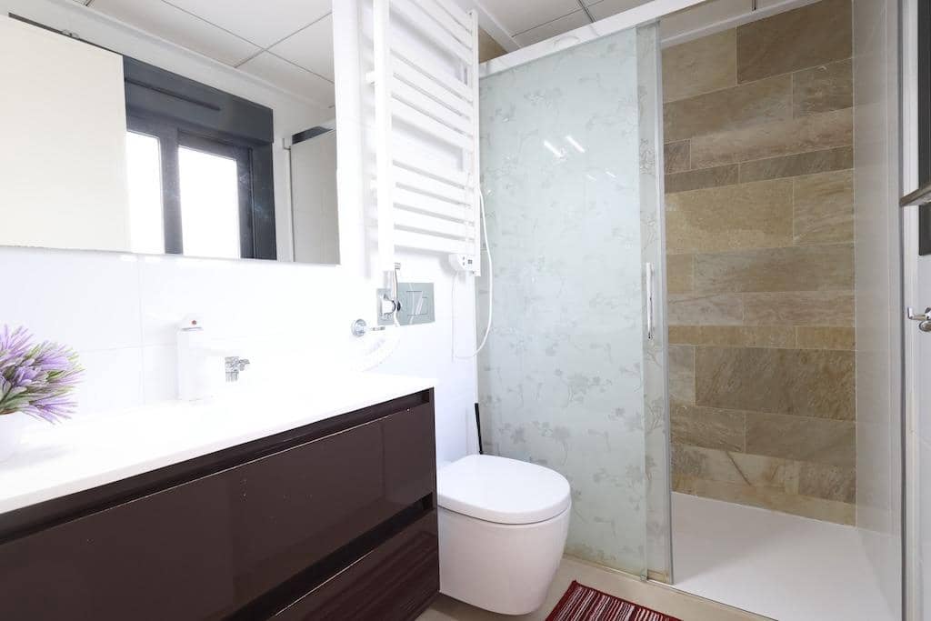 3 makuuhuone Huvila myytävänä paikassa Playa Flamenca mukana 
autotalli - 375 000 € (Ref: 9591214)