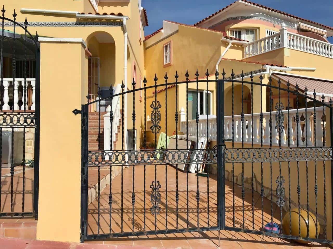2 bedroom Terraced Villa for sale in Filipinas - € 160,000 (Ref: 9619174)