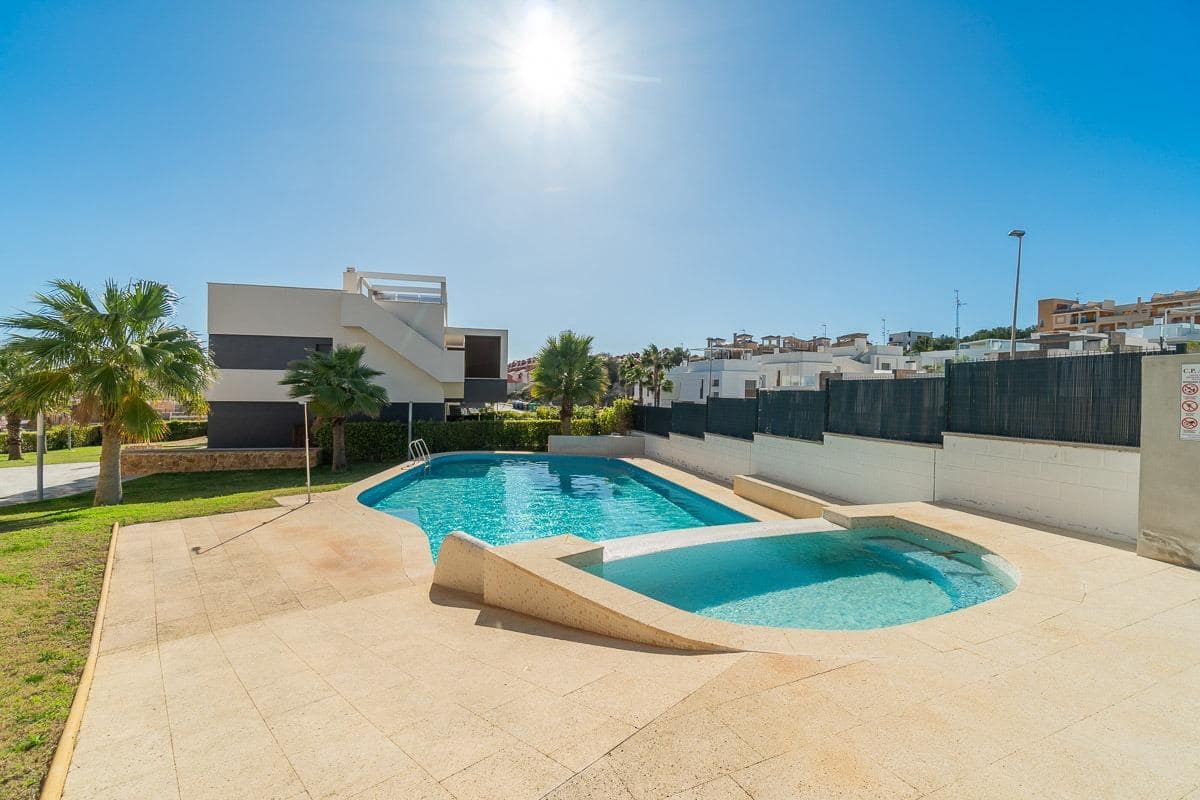 2 camera da letto Attico in vendita in Orihuela Costa con piscina garage - 349.000 € (Rif: 9619177)