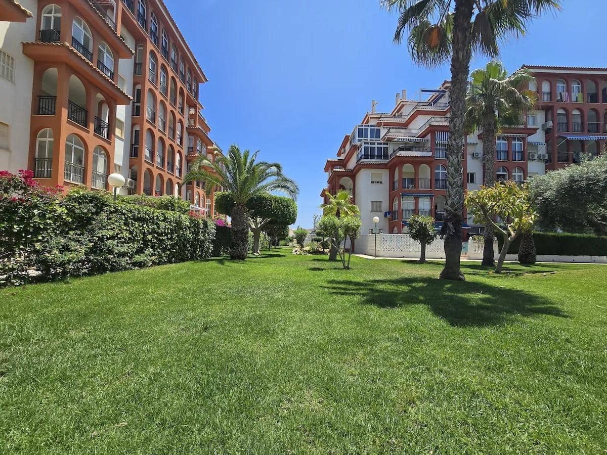 2 slaapkamer Appartement te koop in La Mata met zwembad - € 149.900 (Ref: 9629915)