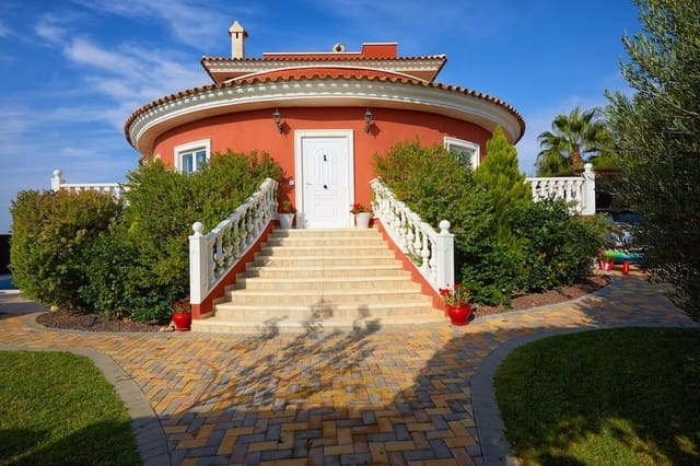 5 bedroom Villa for sale in Ciudad Quesada, Rojales with pool - € 790,000 (Ref: 9648069)