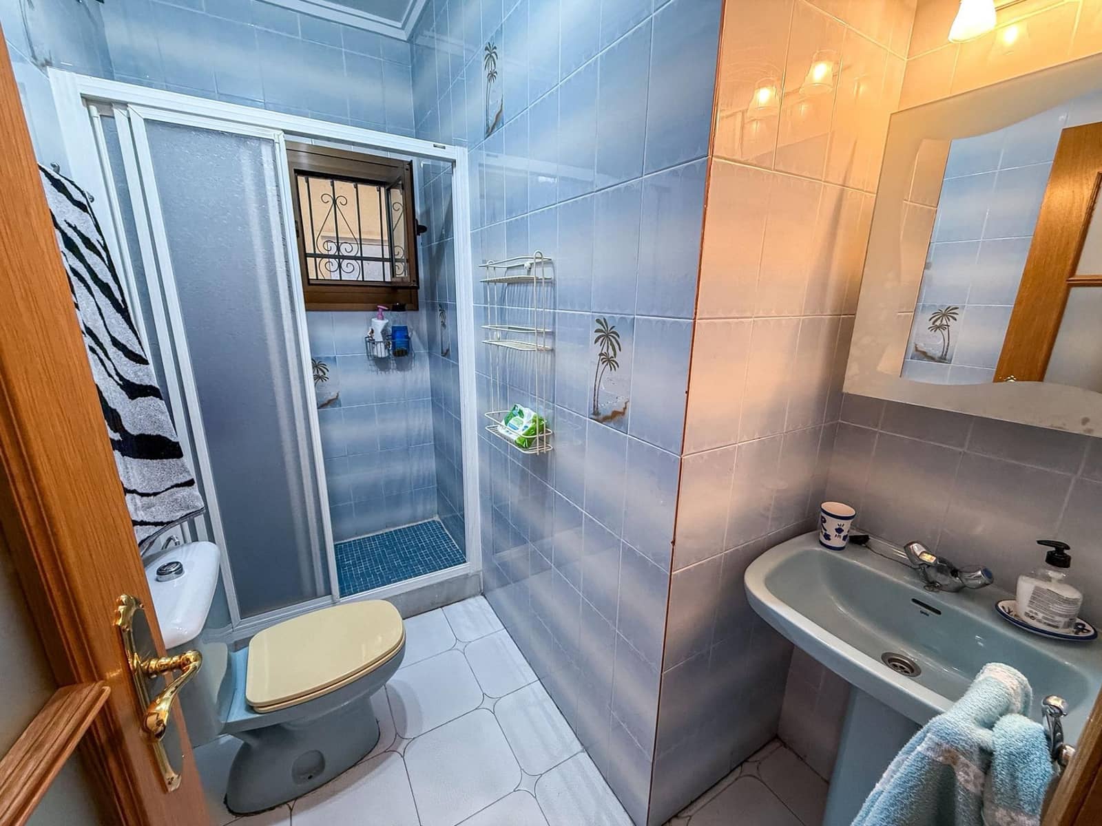 4 bedroom Villa for sale in La Siesta with garage - € 385,000 (Ref: 9651897)