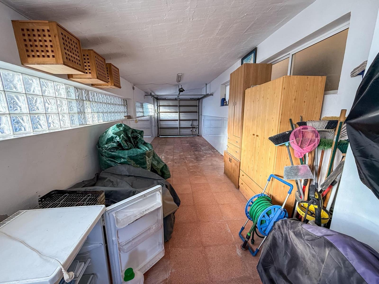 4 bedroom Villa for sale in La Siesta with garage - € 385,000 (Ref: 9651897)