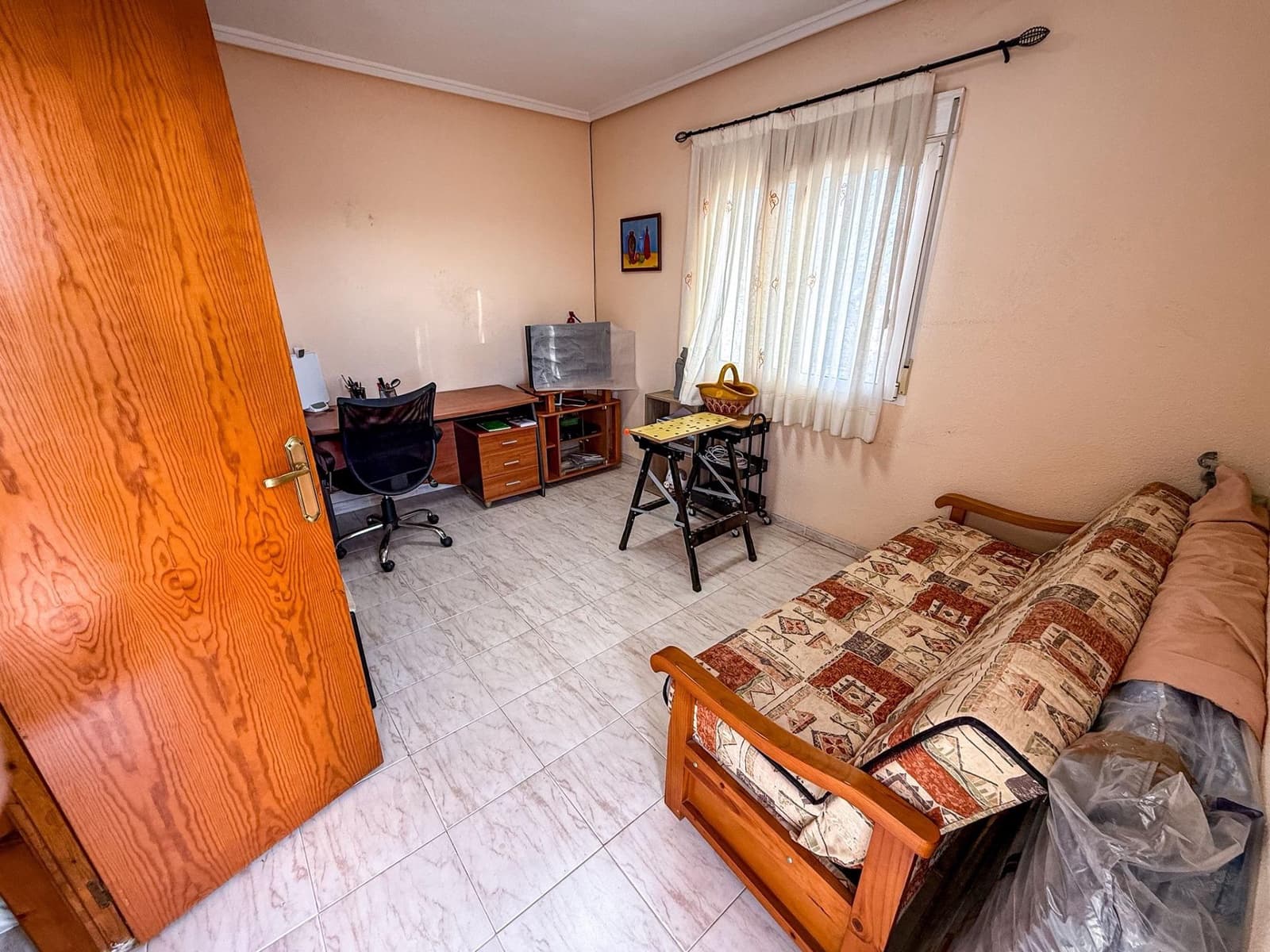 4 bedroom Villa for sale in La Siesta with garage - € 385,000 (Ref: 9651897)