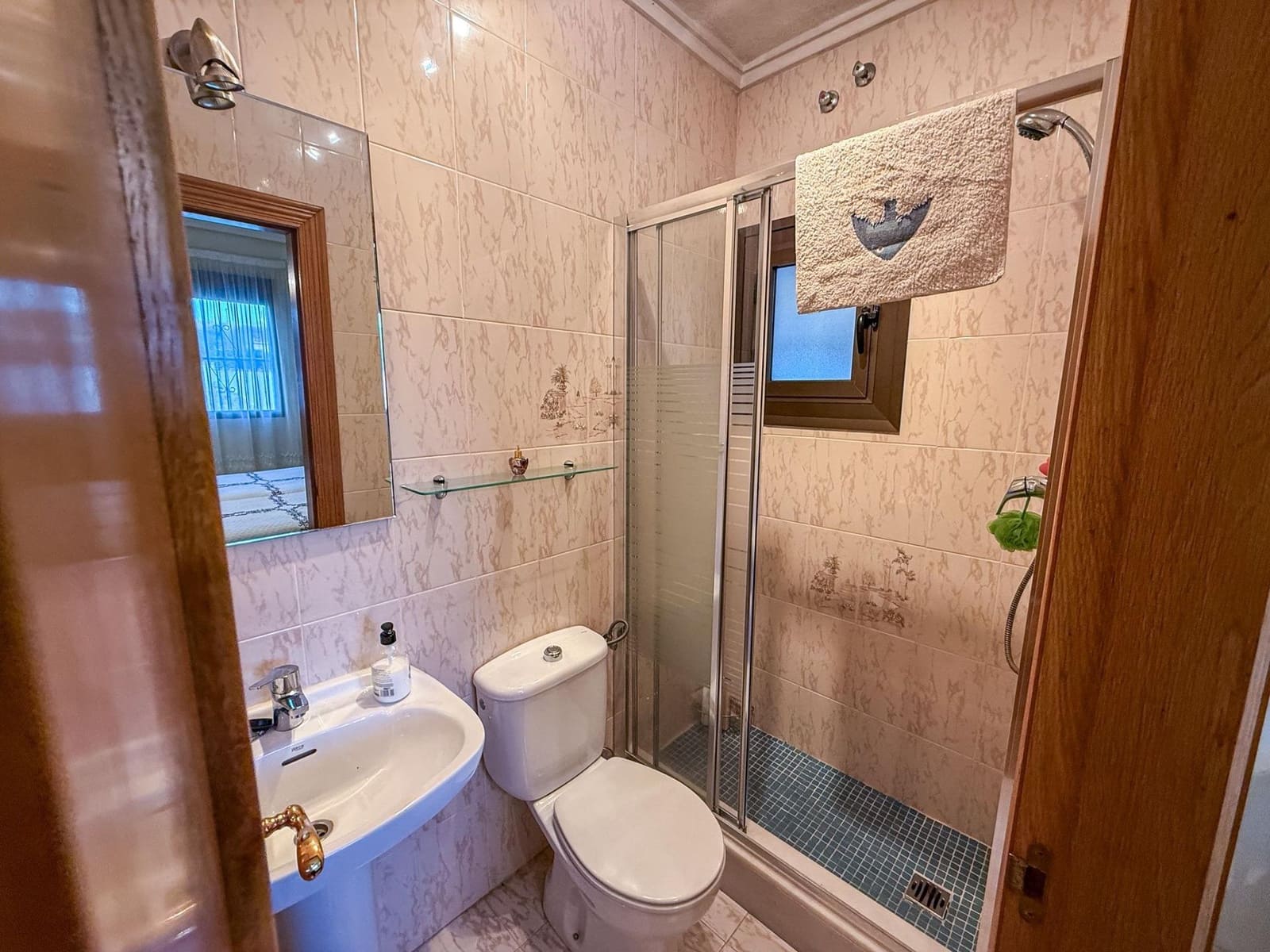 4 bedroom Villa for sale in La Siesta with garage - € 385,000 (Ref: 9651897)