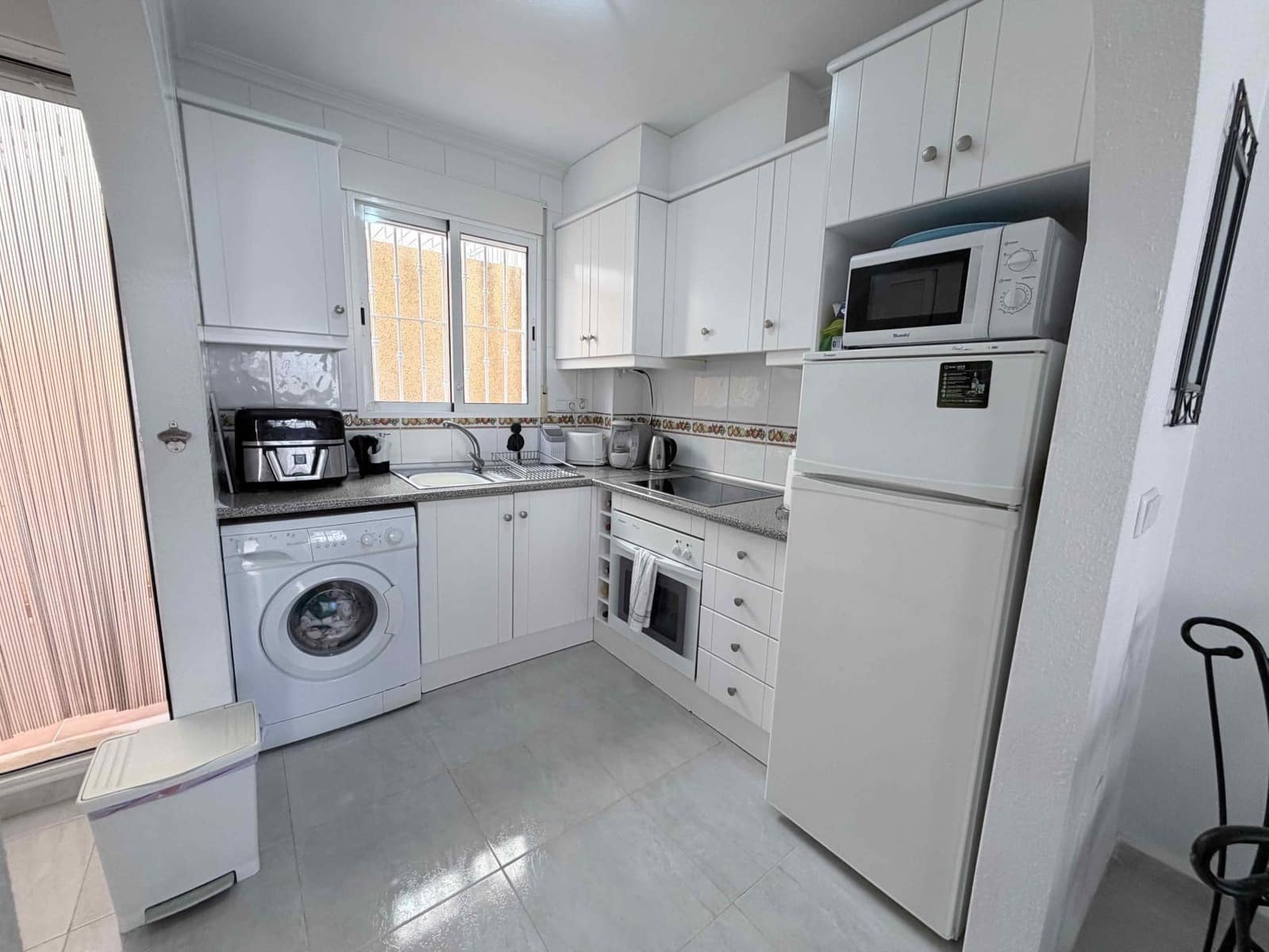 3 soveværelse Rækkehus til salg i Orihuela Costa med swimmingpool garage - € 205.000 (Ref: 9677431)