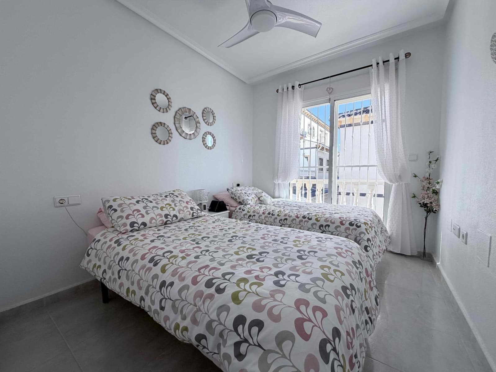 3 soveværelse Rækkehus til salg i Orihuela Costa med swimmingpool garage - € 205.000 (Ref: 9677431)