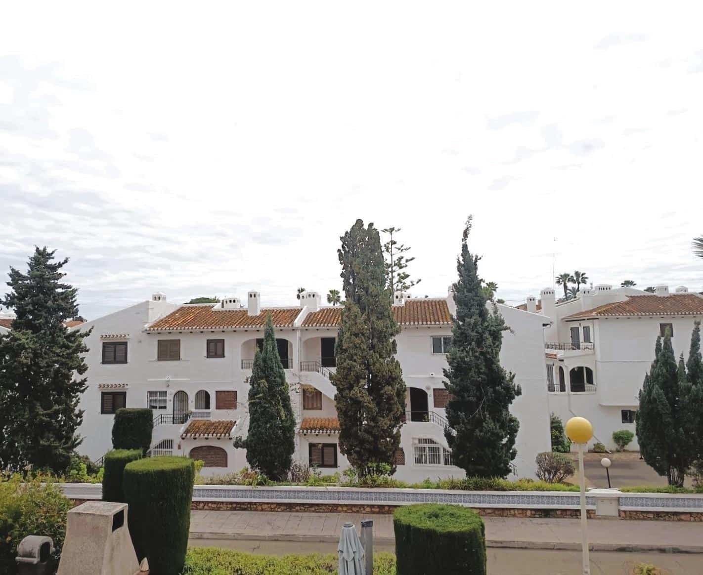 4 chambre Villa/Maison Mitoyenne à vendre à Cabo Roig - 330 000 € (Ref: 9719863)