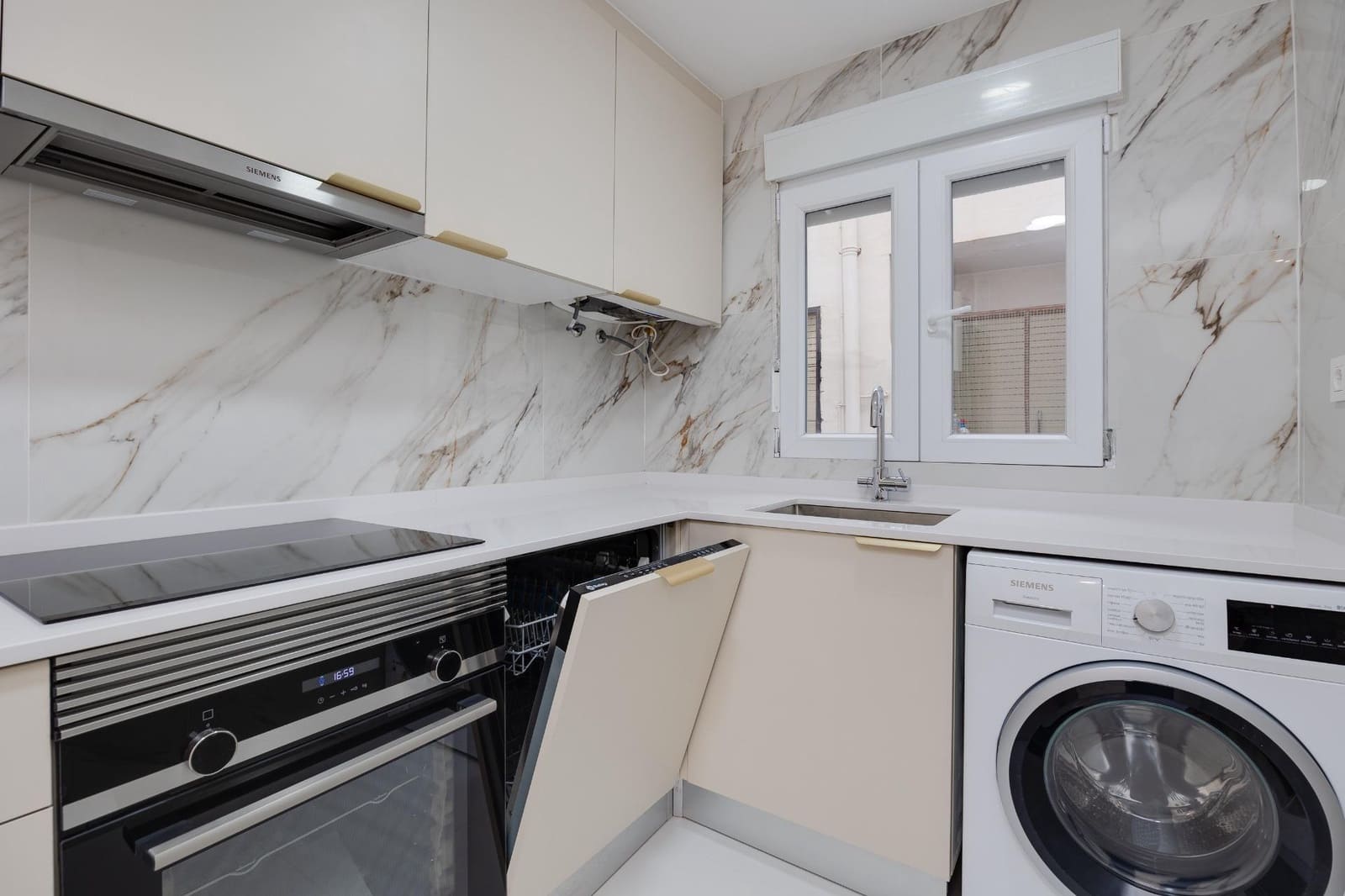 3 chambre Appartement à vendre à Torrevieja - 225 000 € (Ref: 9719865)