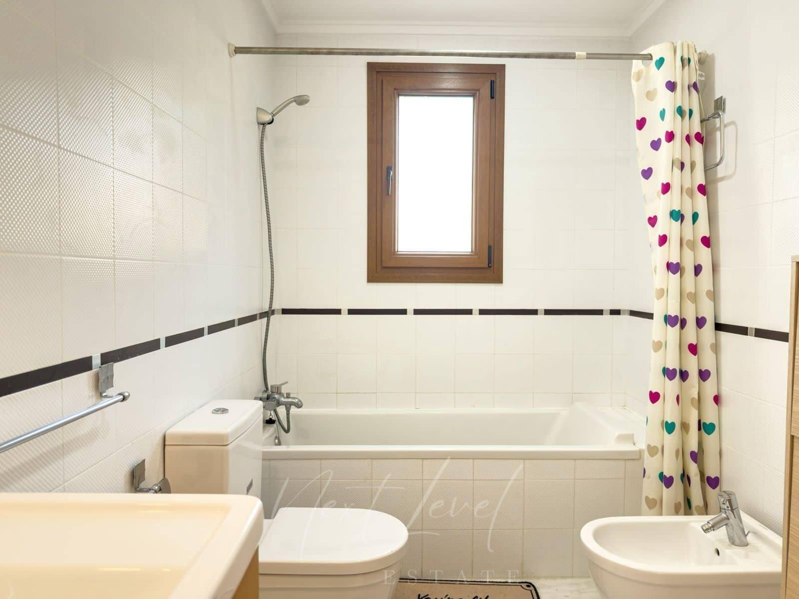 Chalet de 3 habitaciones en Algorfa en venta - 470.000 € (Ref: 9732055)