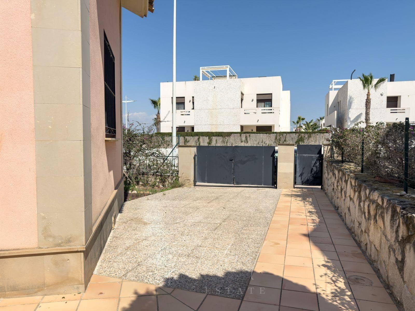 Chalet de 3 habitaciones en Algorfa en venta - 470.000 € (Ref: 9732055)