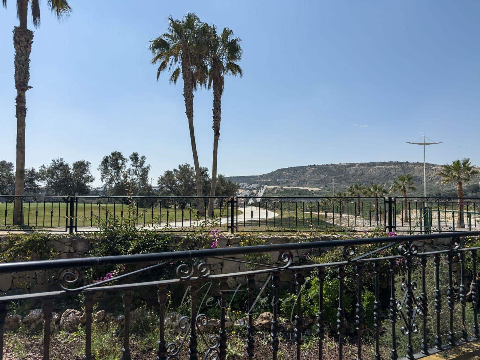 Chalet de 3 habitaciones en Algorfa en venta - 470.000 € (Ref: 9732055)