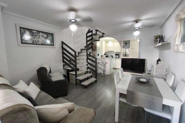 2 slaapkamer Rijtjeshuis te koop in El Chaparral, Torrevieja - € 148.900 (Ref: 9732057)