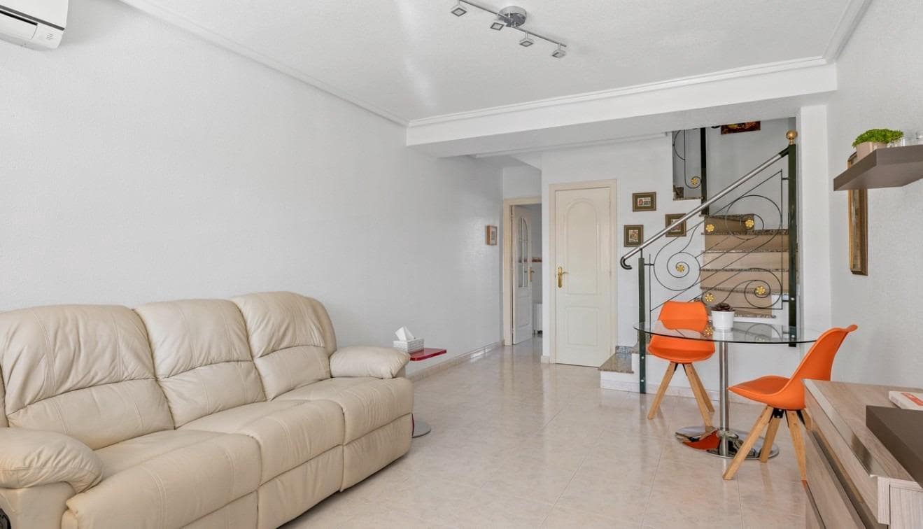 2 soveværelse Semi-Rækkehus til salg i Dona Pepa - € 165.000 (Ref: 9735548)