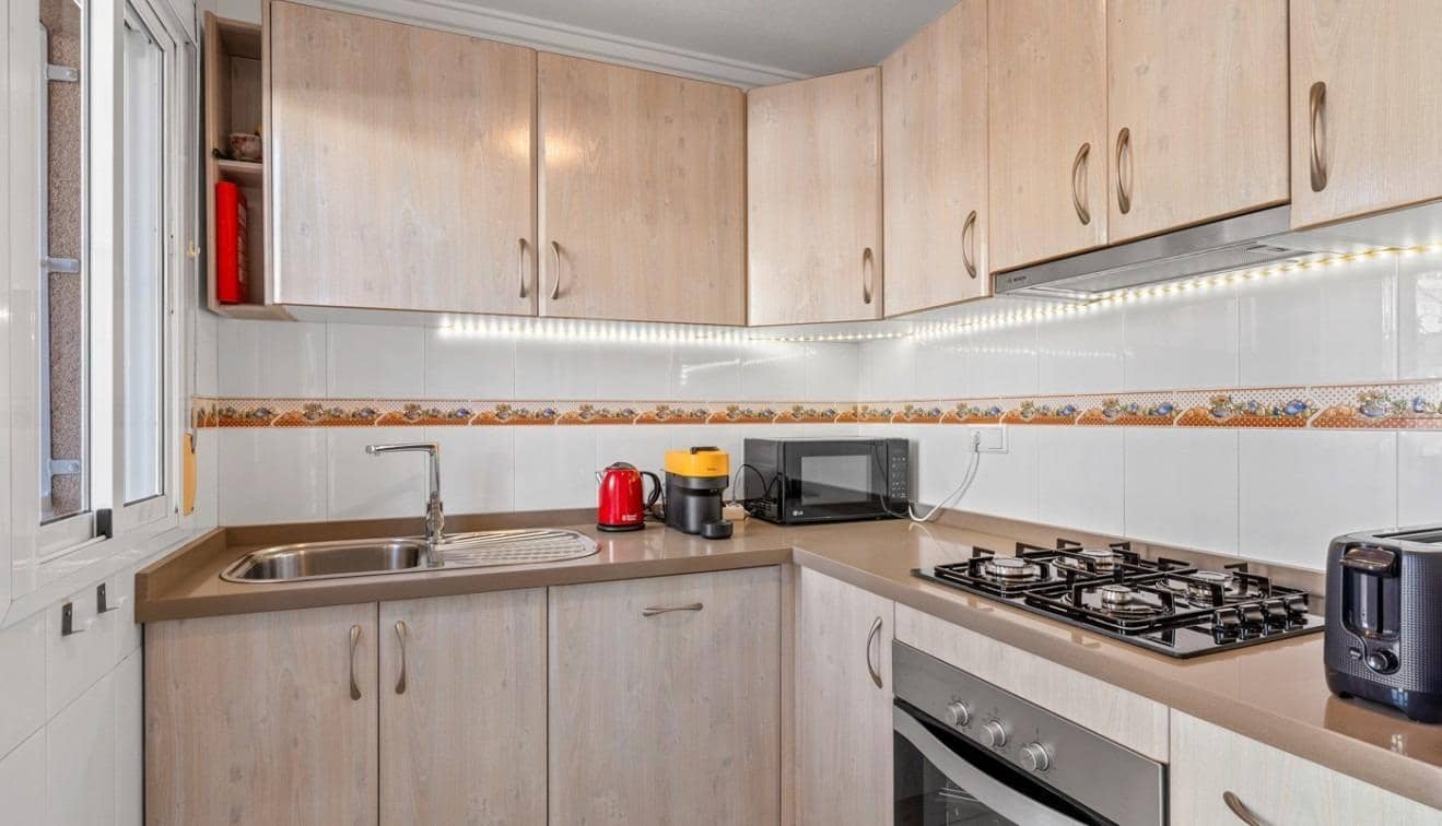 2 soveværelse Semi-Rækkehus til salg i Dona Pepa - € 165.000 (Ref: 9735548)