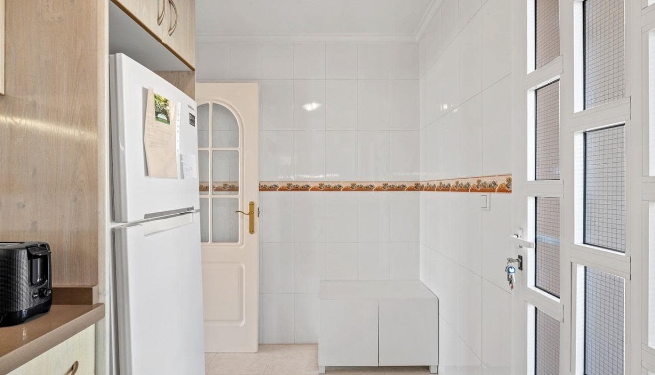 2 soveværelse Semi-Rækkehus til salg i Dona Pepa - € 165.000 (Ref: 9735548)