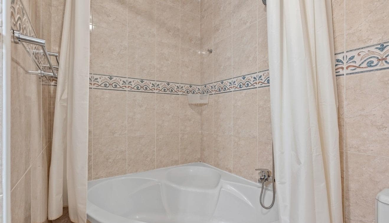 2 soveværelse Semi-Rækkehus til salg i Dona Pepa - € 165.000 (Ref: 9735548)