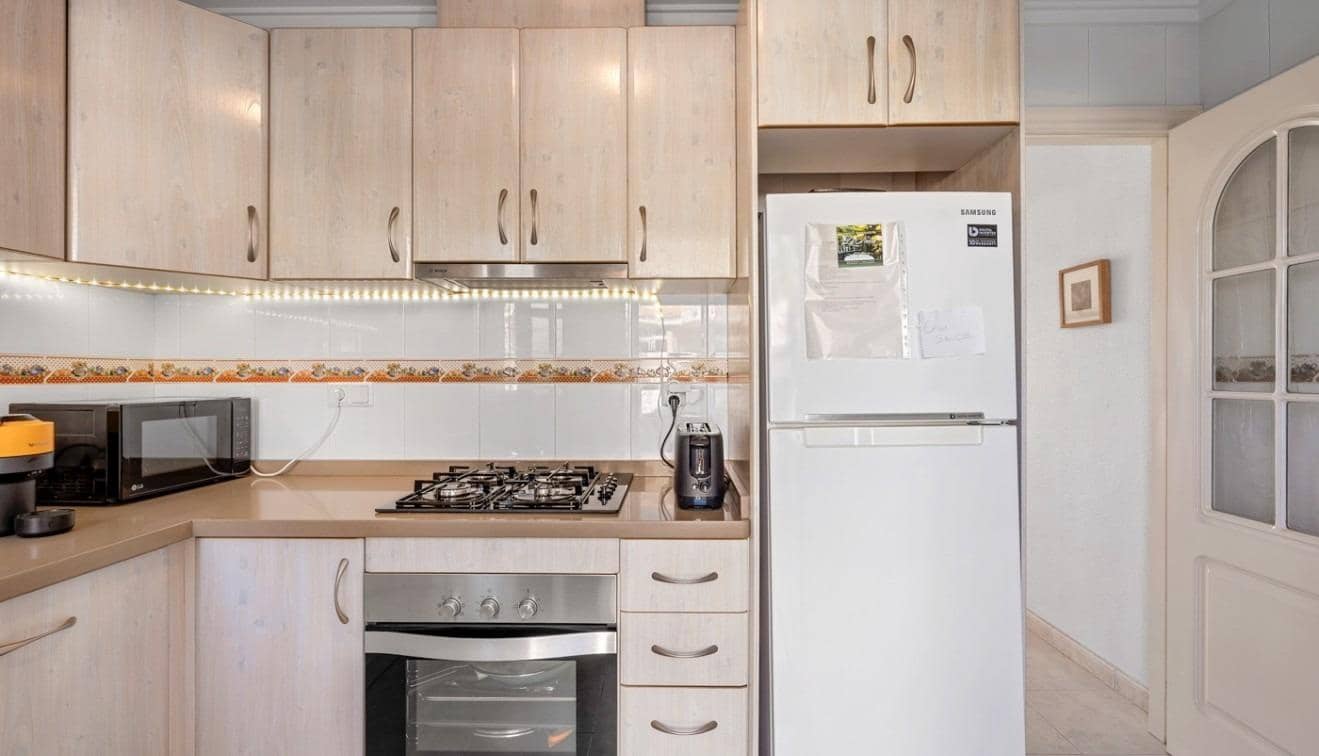 2 soveværelse Semi-Rækkehus til salg i Dona Pepa - € 165.000 (Ref: 9735548)