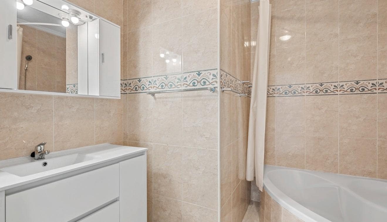 2 soveværelse Semi-Rækkehus til salg i Dona Pepa - € 165.000 (Ref: 9735548)