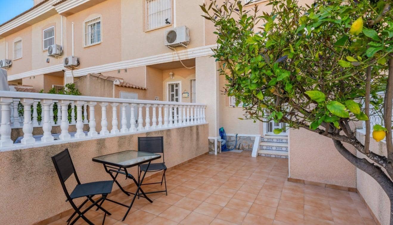 2 soveværelse Semi-Rækkehus til salg i Dona Pepa - € 165.000 (Ref: 9735548)