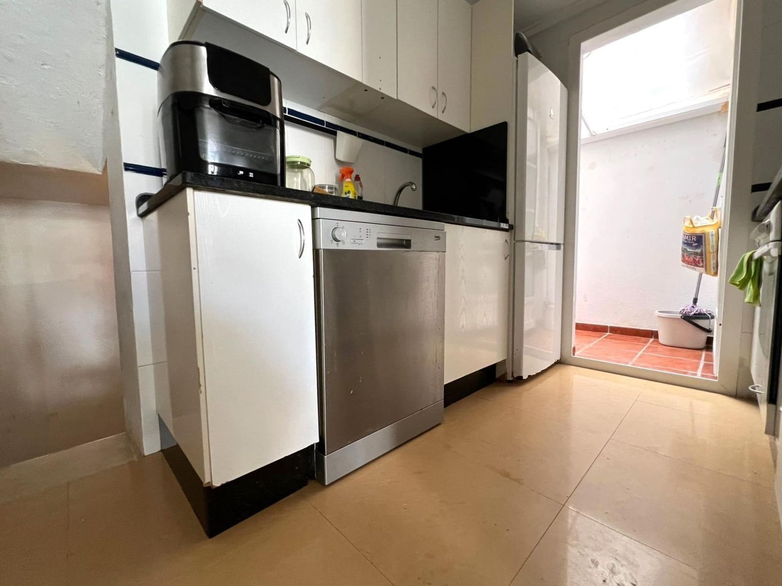 Casa de 4 habitaciones en Villamartin en venta - 238.000 € (Ref: 9743102)