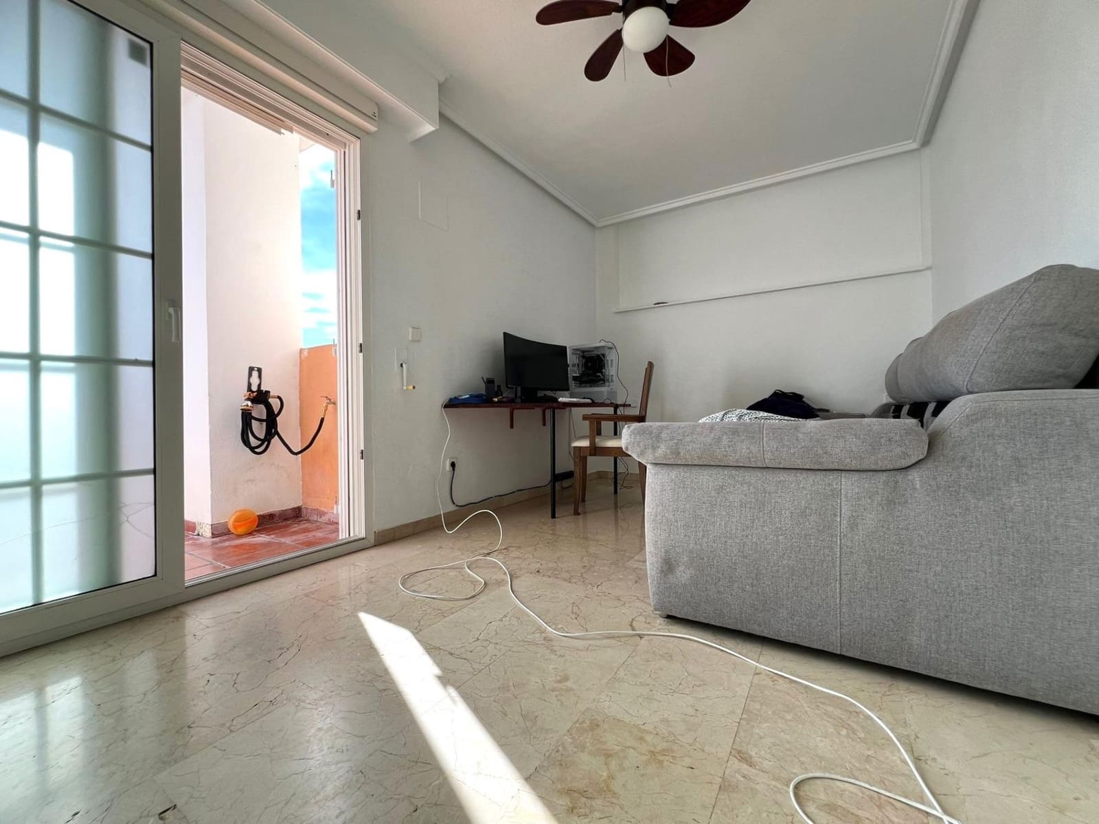 Casa de 4 habitaciones en Villamartin en venta - 238.000 € (Ref: 9743102)