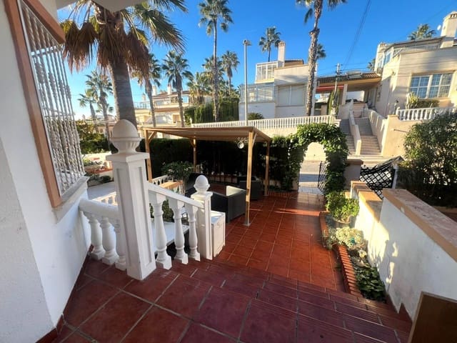 4 makuuhuone Omakotitalo myytävänä paikassa Villamartin, Orihuela - 229 000 € (Ref: 9743102)