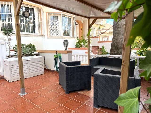 4 makuuhuone Omakotitalo myytävänä paikassa Villamartin, Orihuela - 229 000 € (Ref: 9743102)