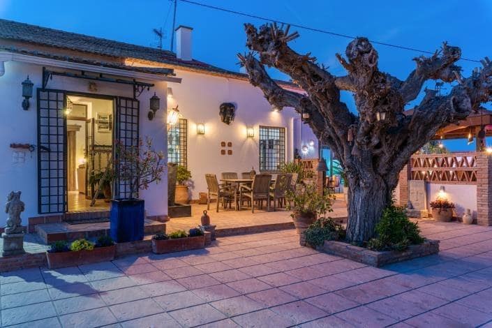 4 bedroom Villa for sale in Daya Nueva with garage - € 595,000 (Ref: 9813303)