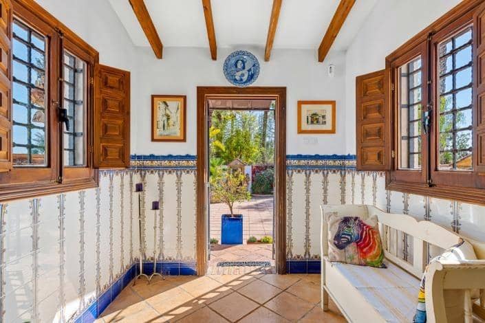 4 bedroom Villa for sale in Daya Nueva with garage - € 595,000 (Ref: 9813303)