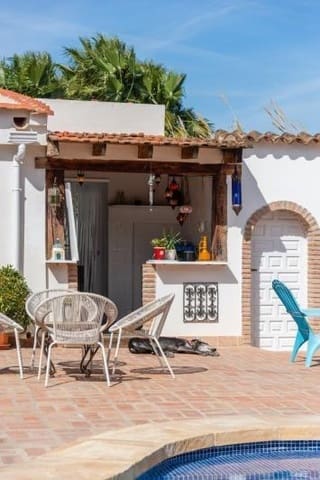 4 bedroom Villa for sale in Daya Nueva with garage - € 595,000 (Ref: 9813303)