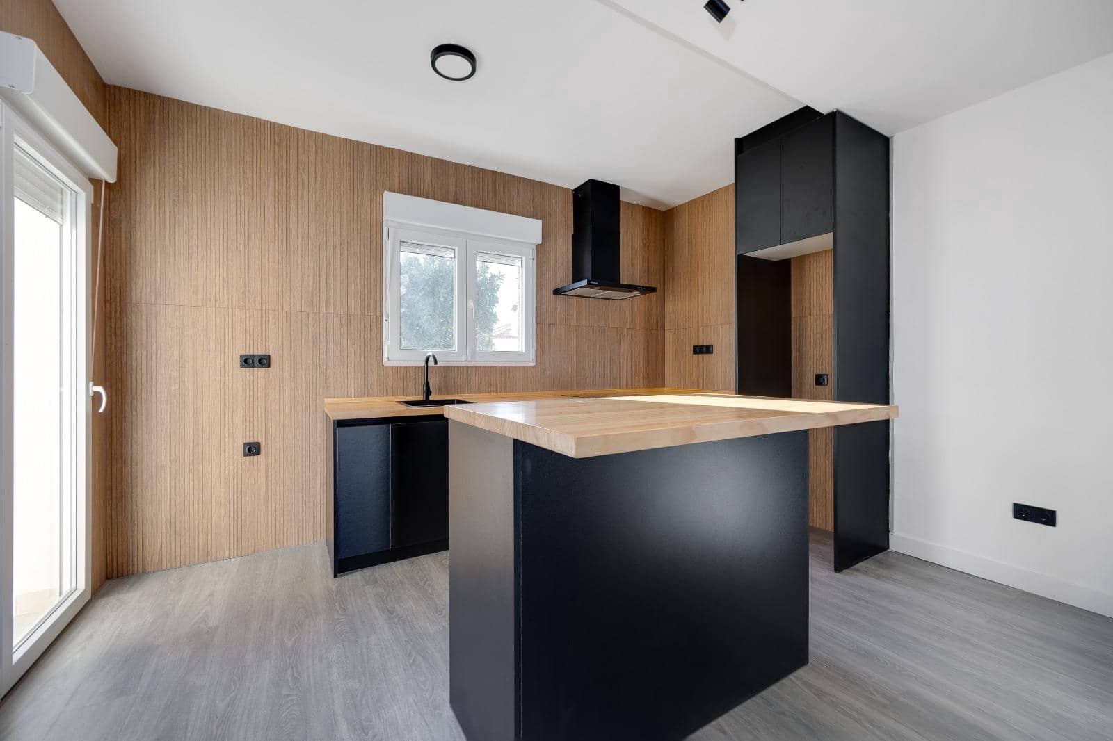 4 slaapkamer Villa te koop in San Luis met garage - € 400.000 (Ref: 9813304)