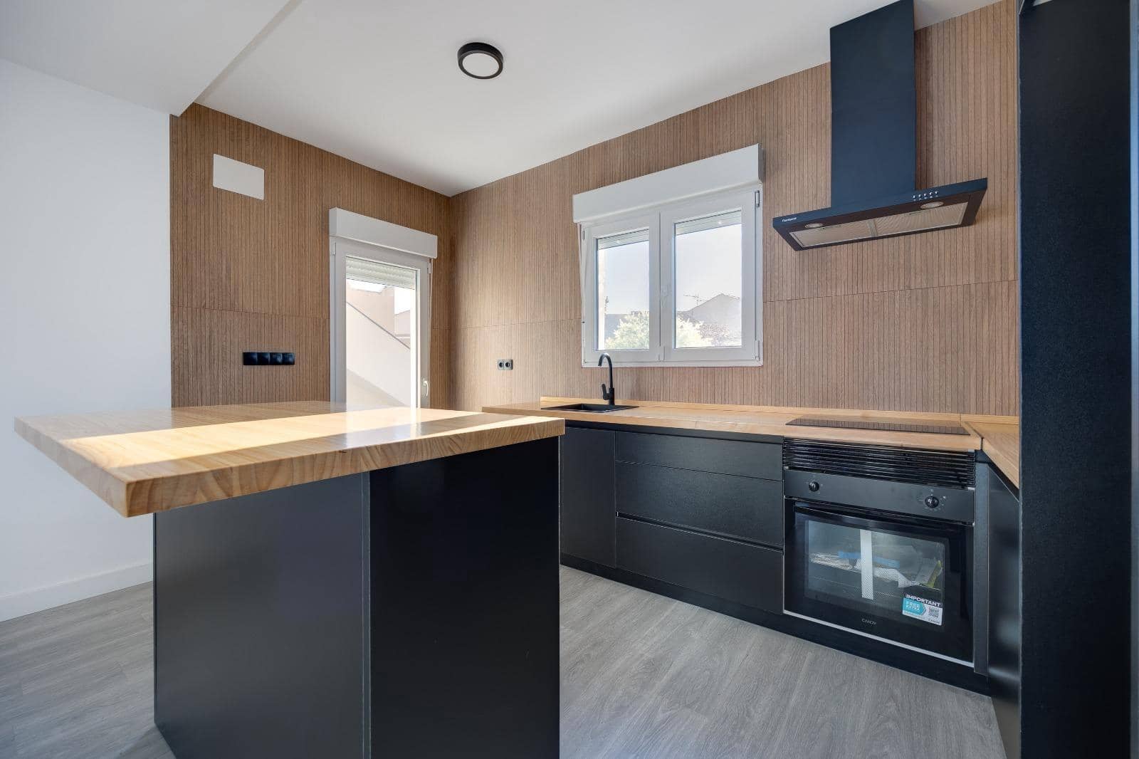 4 slaapkamer Villa te koop in San Luis met garage - € 400.000 (Ref: 9813304)