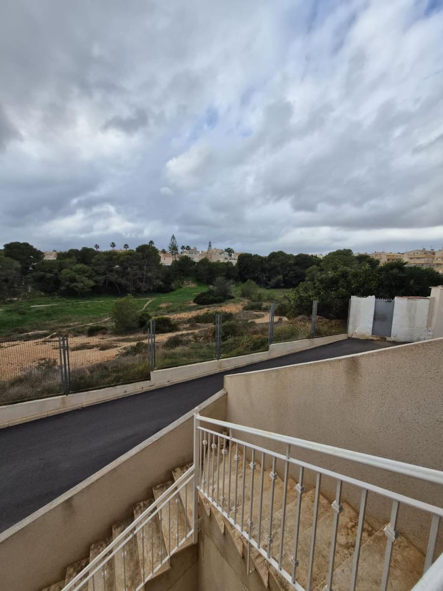 Chalet de 5 habitaciones en Playa Flamenca en venta - 278.000 € (Ref: 9822867)