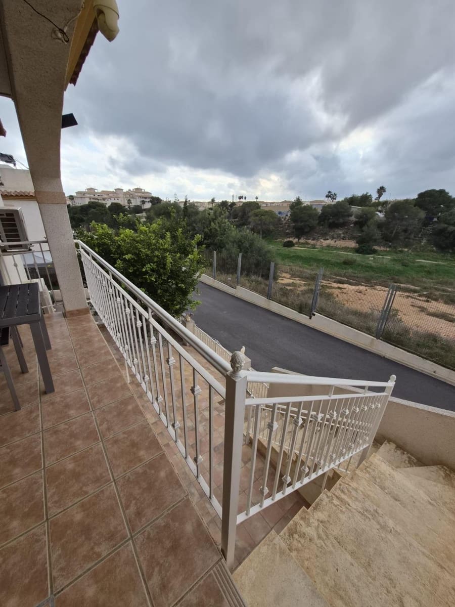 Chalet de 5 habitaciones en Playa Flamenca en venta - 278.000 € (Ref: 9822867)