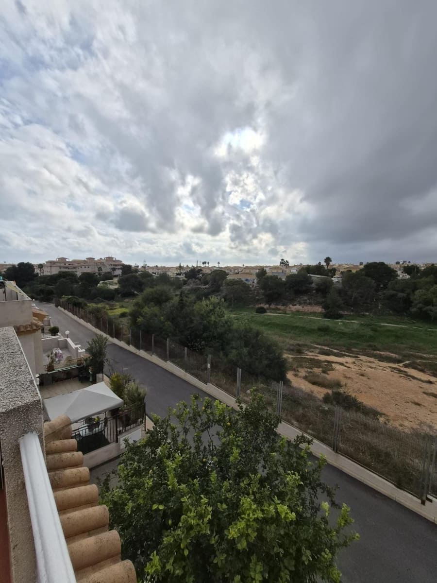 Chalet de 5 habitaciones en Playa Flamenca en venta - 278.000 € (Ref: 9822867)