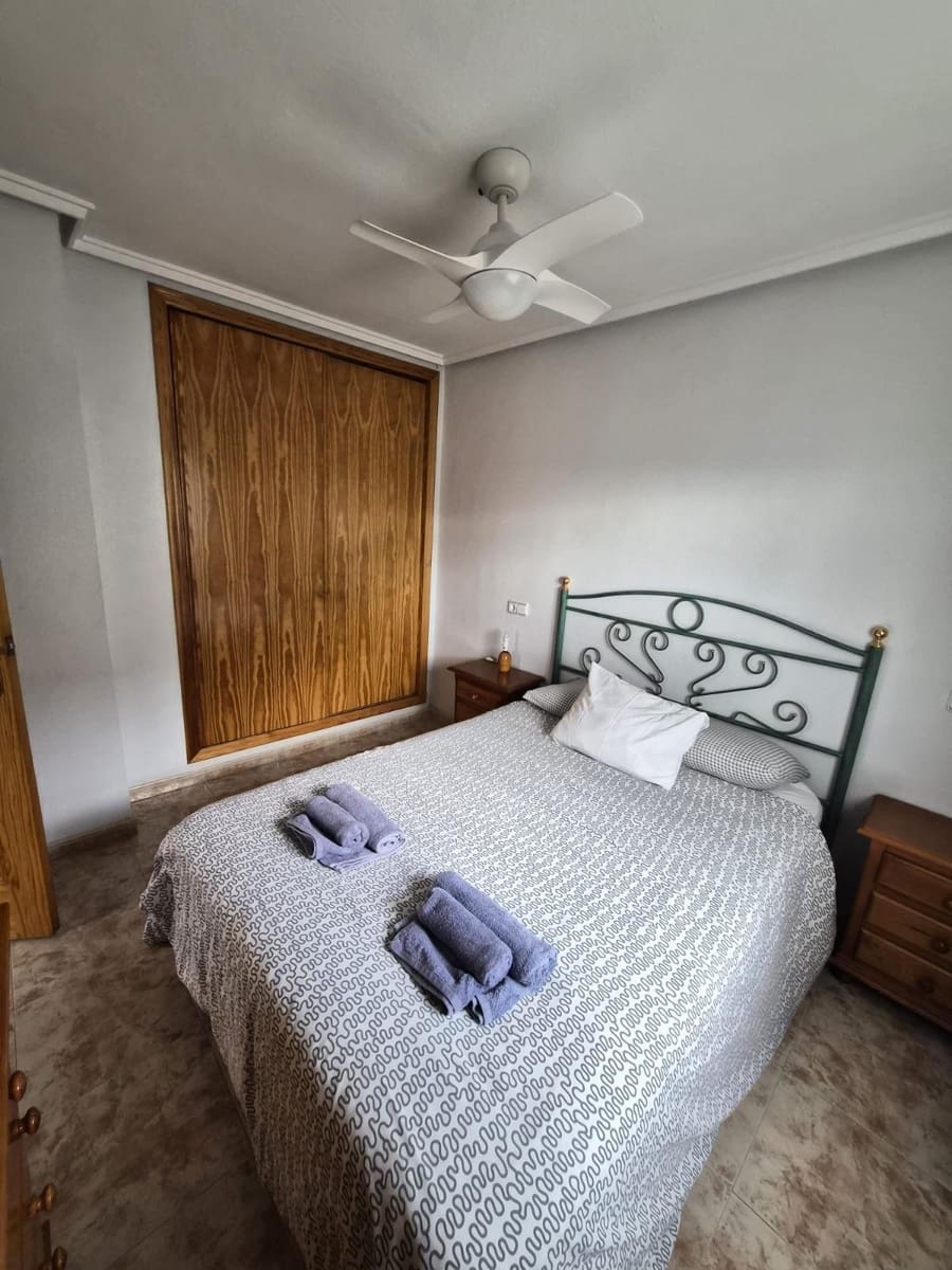 Chalet de 5 habitaciones en Playa Flamenca en venta - 278.000 € (Ref: 9822867)