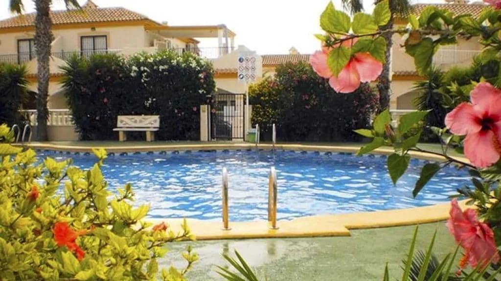 Chalet de 5 habitaciones en Playa Flamenca en venta - 278.000 € (Ref: 9822867)