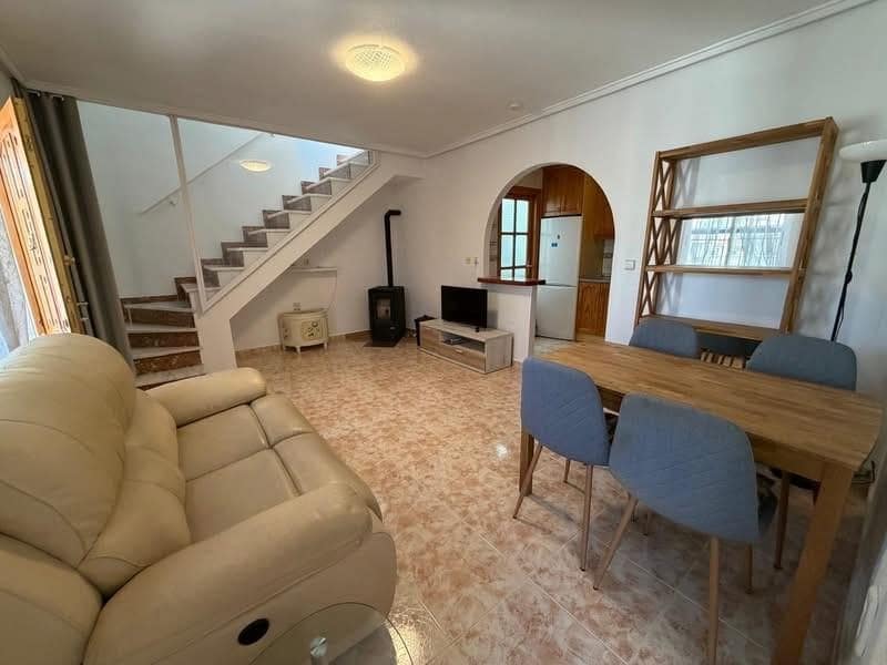 Chalet de 2 habitaciones en Playa Flamenca en venta - 219.000 € (Ref: 9829048)