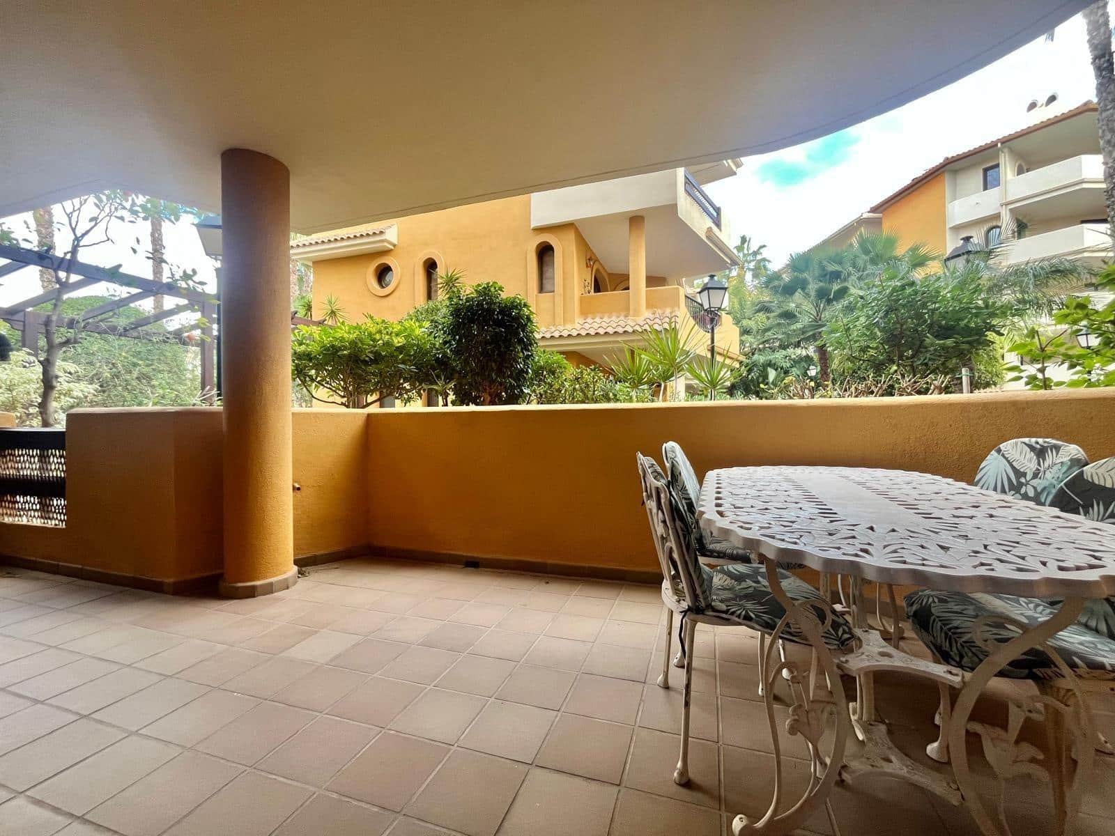 2 bedroom Apartment for sale in Punta Prima with garage - € 225,000 (Ref: 9866966)