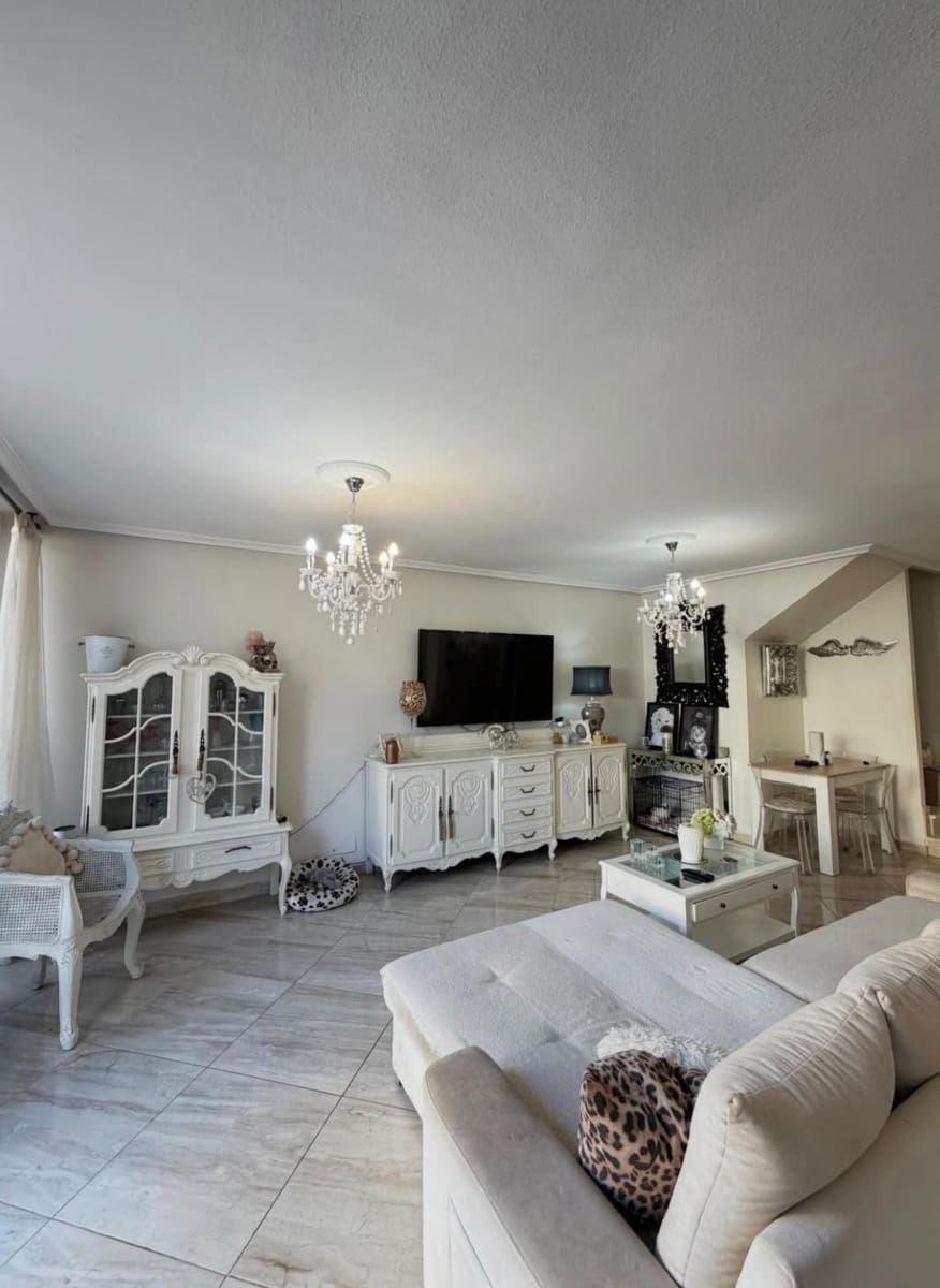 2 makuuhuone Rivitalo myytävänä paikassa La Florida - 179 900 € (Ref: 9866972)