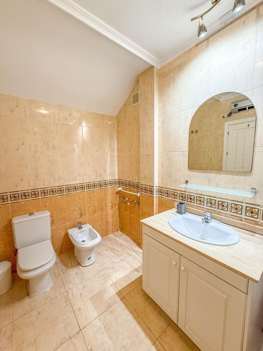 3 quarto Apartamento para venda em Campoamor com piscina - 255 000 € (Ref: 9866974)