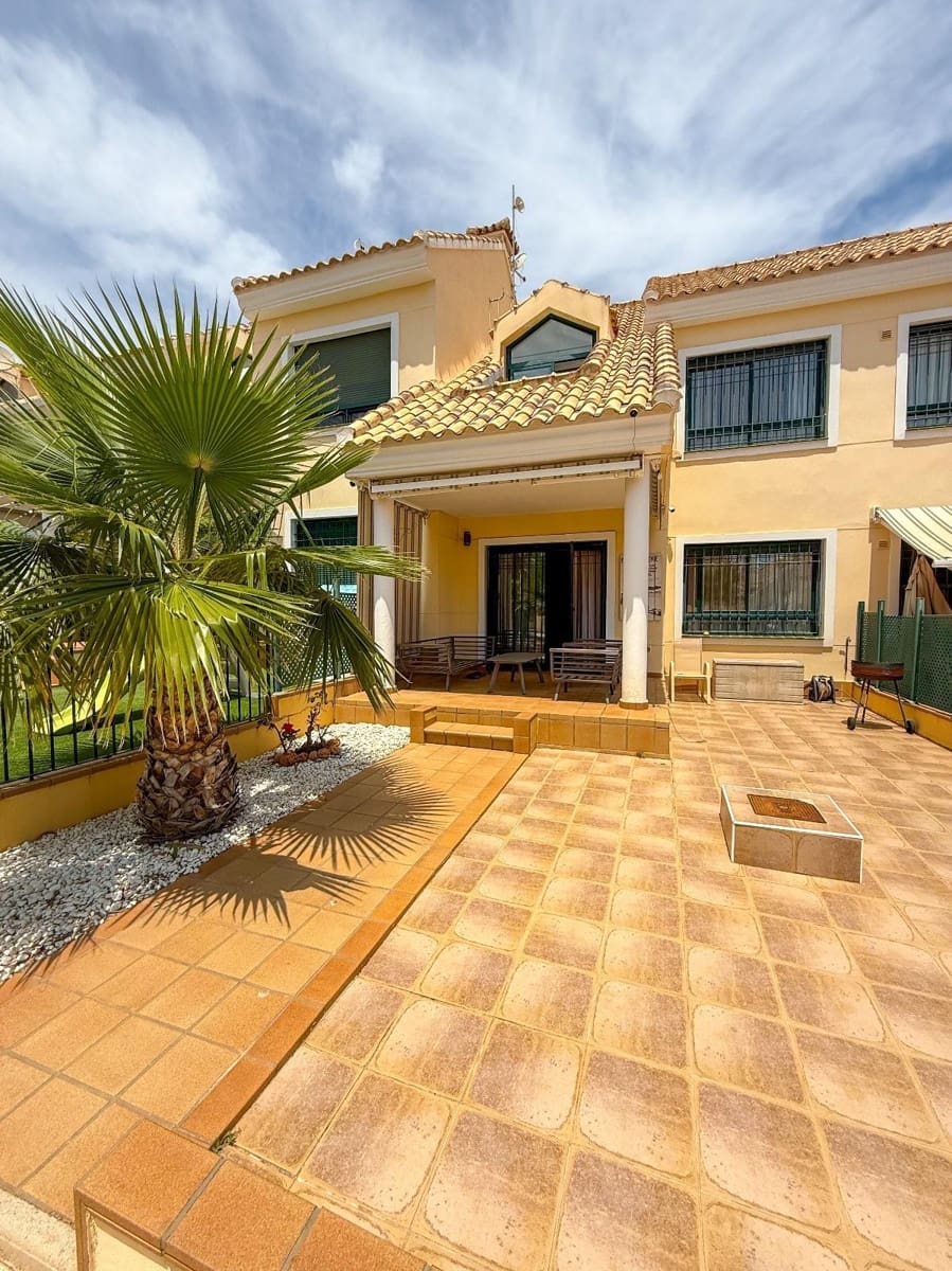 3 quarto Apartamento para venda em Campoamor com piscina - 255 000 € (Ref: 9866974)