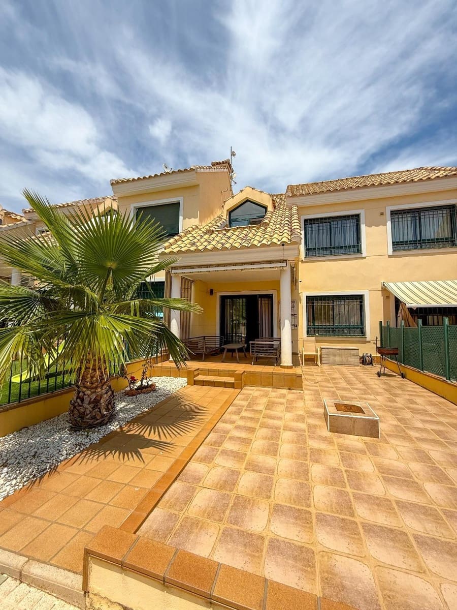 3 quarto Apartamento para venda em Campoamor com piscina - 255 000 € (Ref: 9866974)