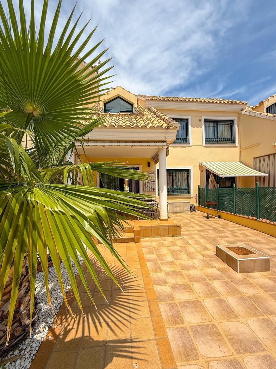 3 quarto Apartamento para venda em Campoamor com piscina - 255 000 € (Ref: 9866974)