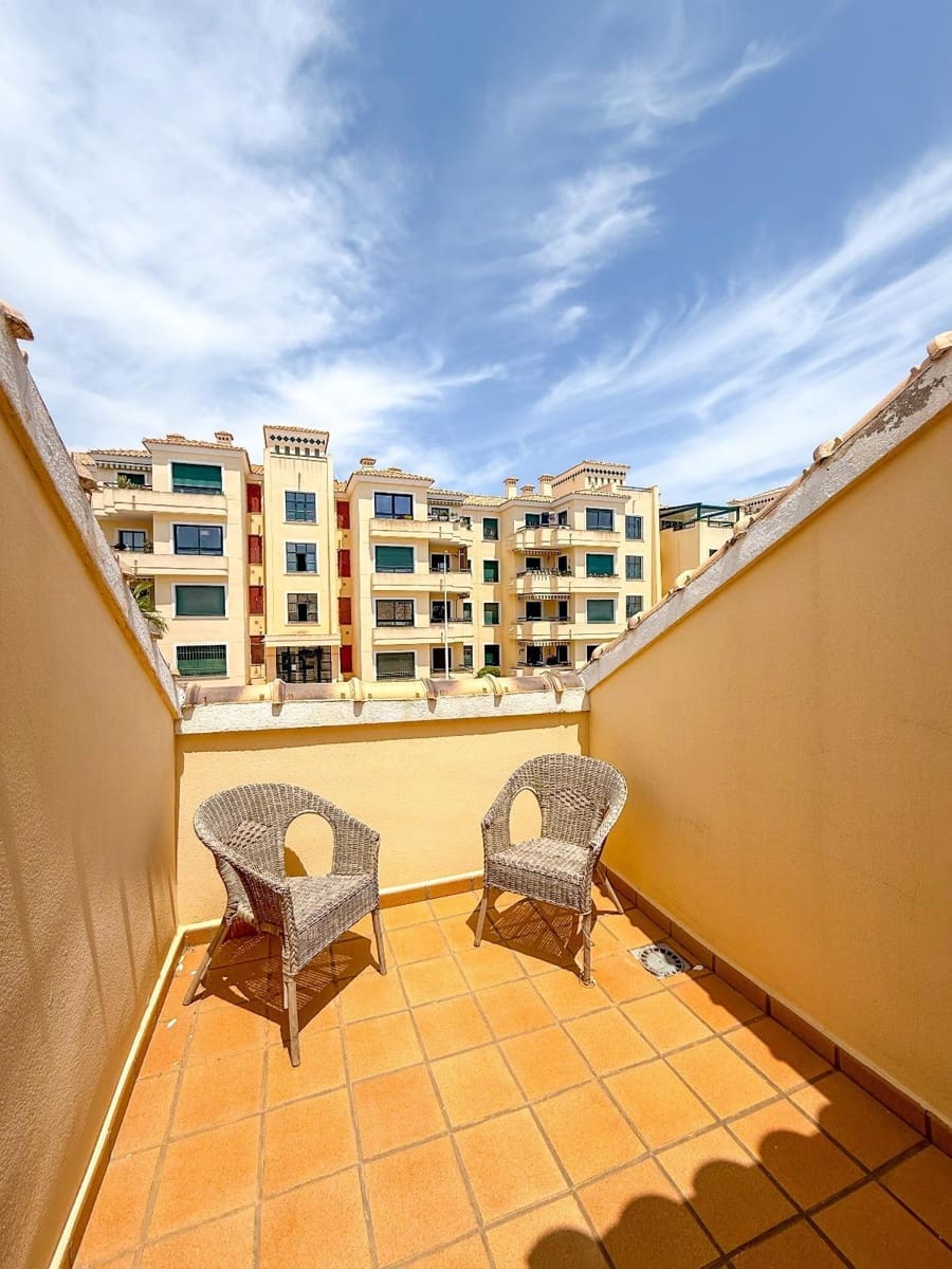 3 quarto Apartamento para venda em Campoamor com piscina - 255 000 € (Ref: 9866974)